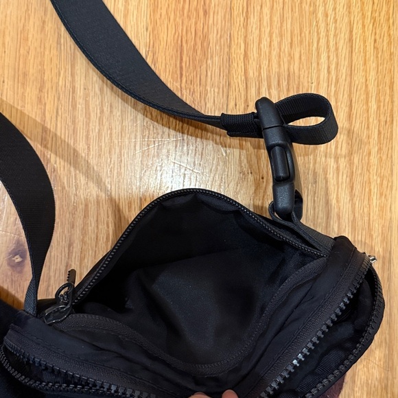 Lululemon Black Belt Bag - Picture 3 of 4